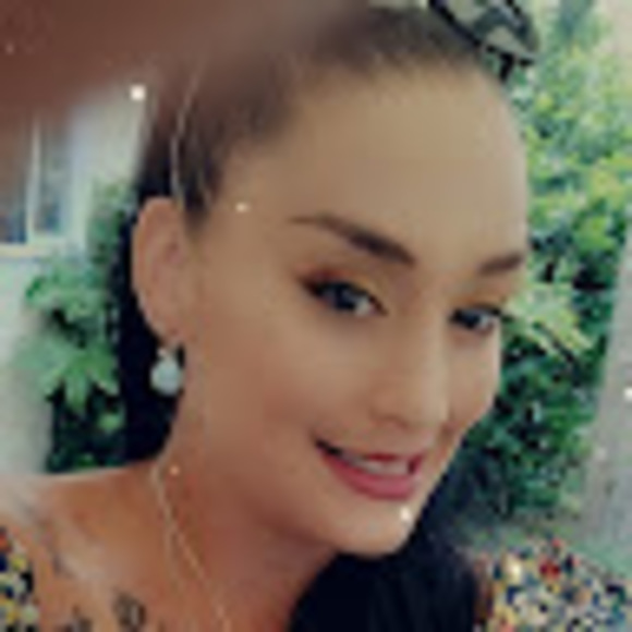 Meet your Posher, Katie - Picture 1 of 1